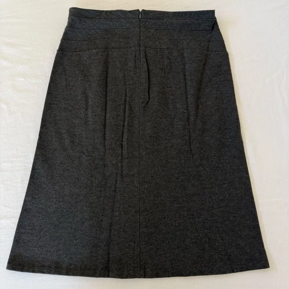 Ann Taylor | Charcoal Gray A-Line Knit Skirt | Size 6 | Rayon Blend